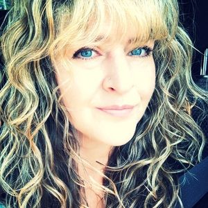 Meet your Posher, Michaela